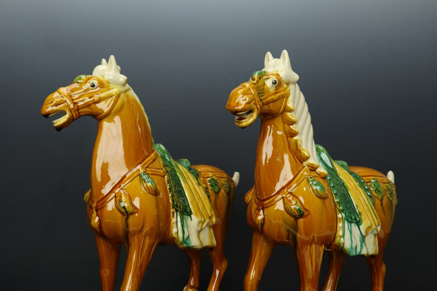 high-grade arts and crafts sculpture pottery painting ornament horse colorful black green blue