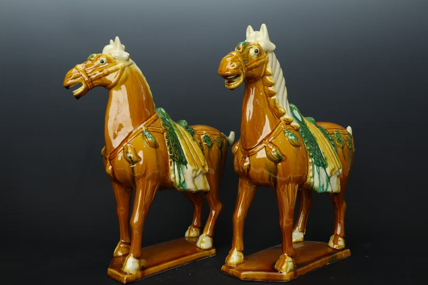 high-grade arts and crafts sculpture pottery painting ornament horse colorful black green blue